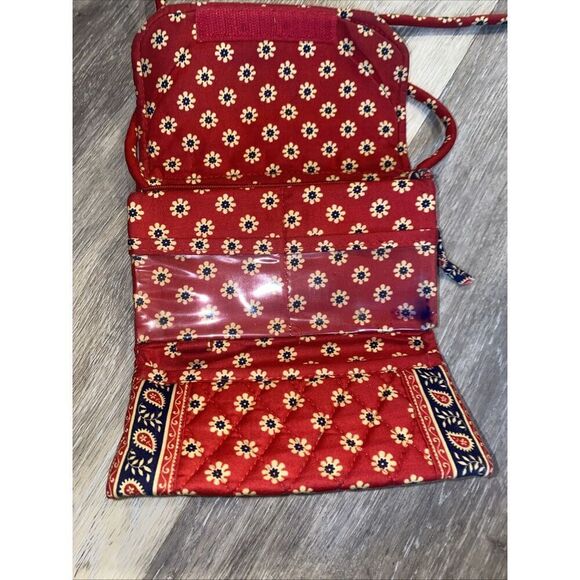 Vera Bradley "Americana Red" Floral/Paisley Wallet Trifold Clutch Crossbody - Picture 8 of 11